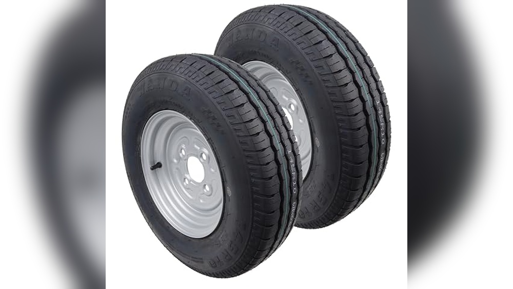 Best Light Truck Tires for Towing a Travel Trailer